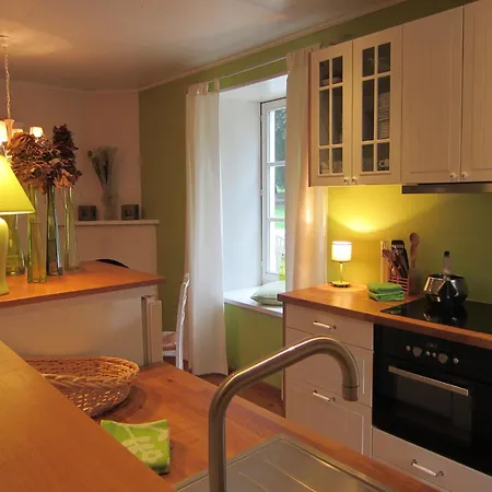 Castle In With Garden, Cleaning Included Holiday home