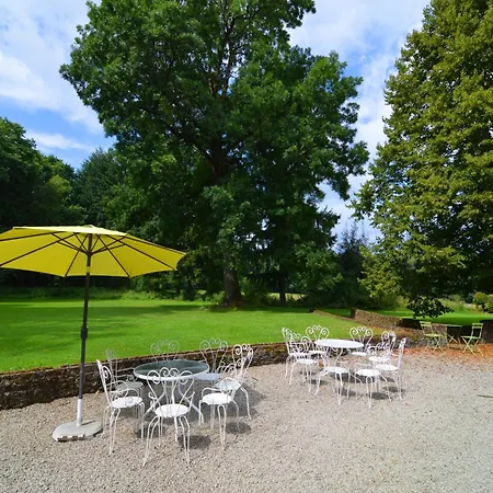 Castle In With Garden, Cleaning Included Holiday home