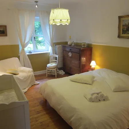 Historic Castle Retreat, Cleaning Included *